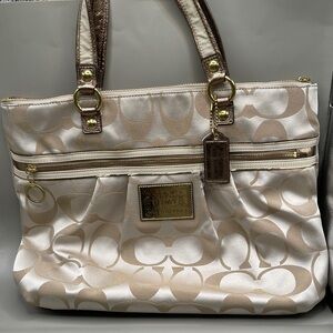 Coach Poppy Bronze Beige and Cream Signature Shoulder Bag 2 hangtags Gorgeous